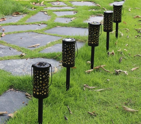 Iron Hollow Solar Lanterns สำหรับภายนอก Star Moon Retro Light Terrace Path Decoration IP66