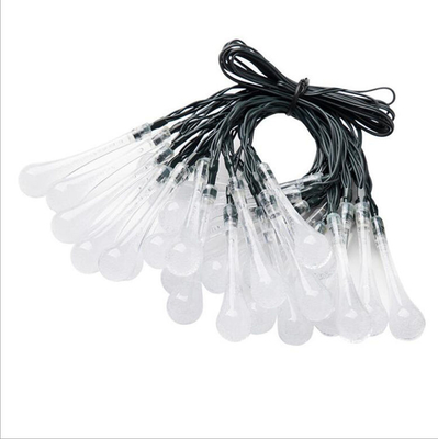 ไฟ LED หยดน้ำสีสันสดใสพลังงานแสงอาทิตย์กันน้ำกลางแจ้งสำหรับสนามหญ้าสวน 9M * 60LED